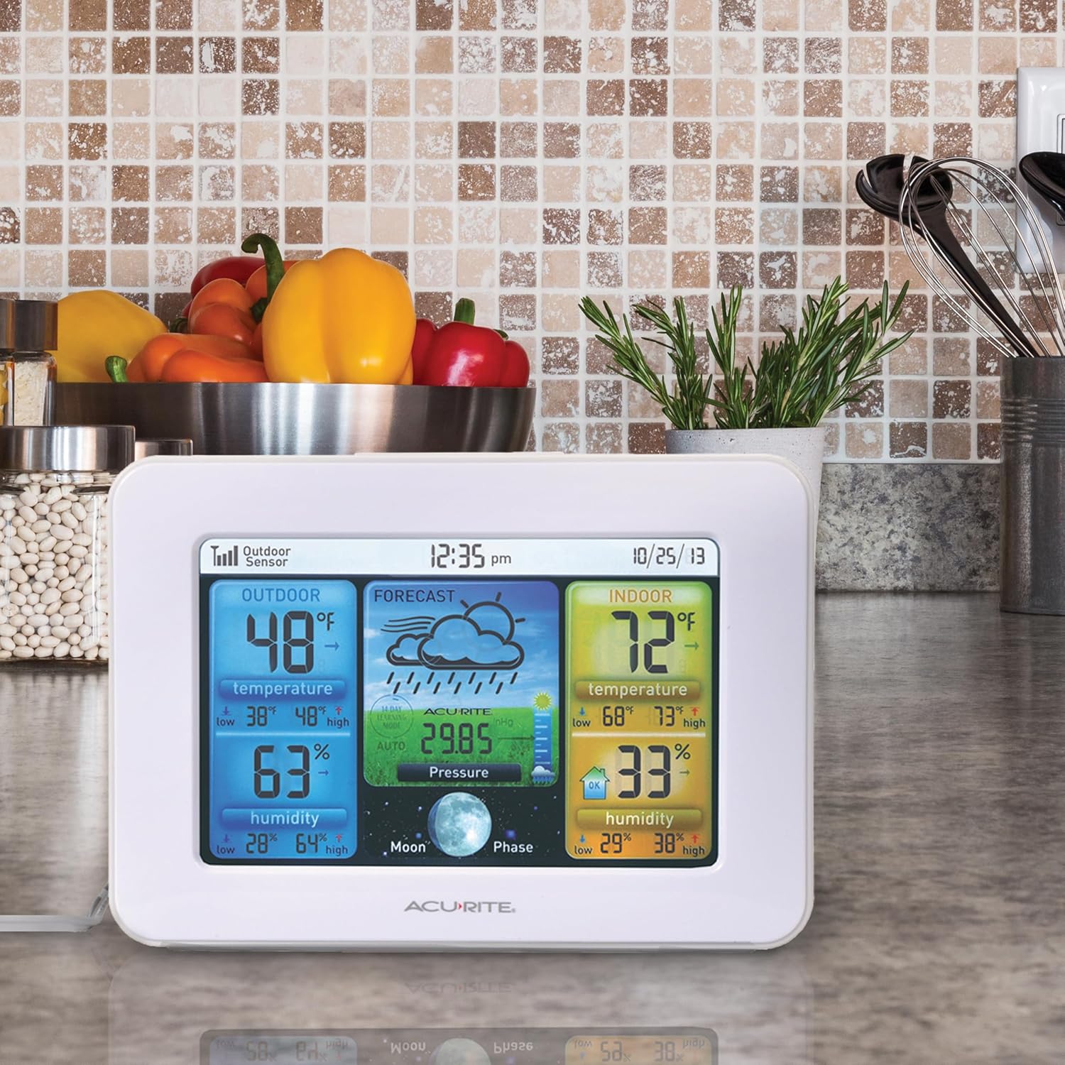 AcuRite Wireless Home Weather Station with Color Display, Indoor Outdoor Thermometer and Temperature Sensor